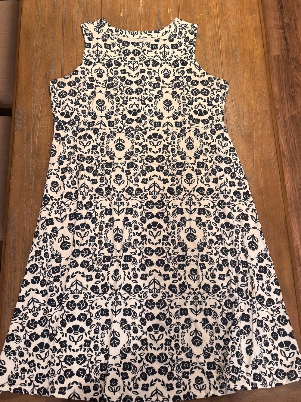 croft & barrow Navy and White Floral Sleeveless Dress #84